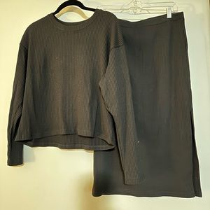 Time and Tru Long Sleeve Top and Midi Skirt Set Black